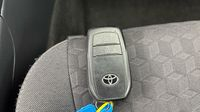 Toyota Yaris 116h Dynamic 5p MY22 — photo 16