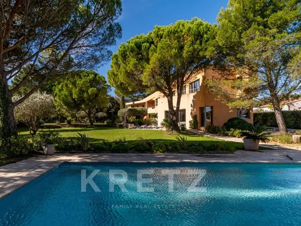 Provence Avignon- Maison d'architecte avec piscine