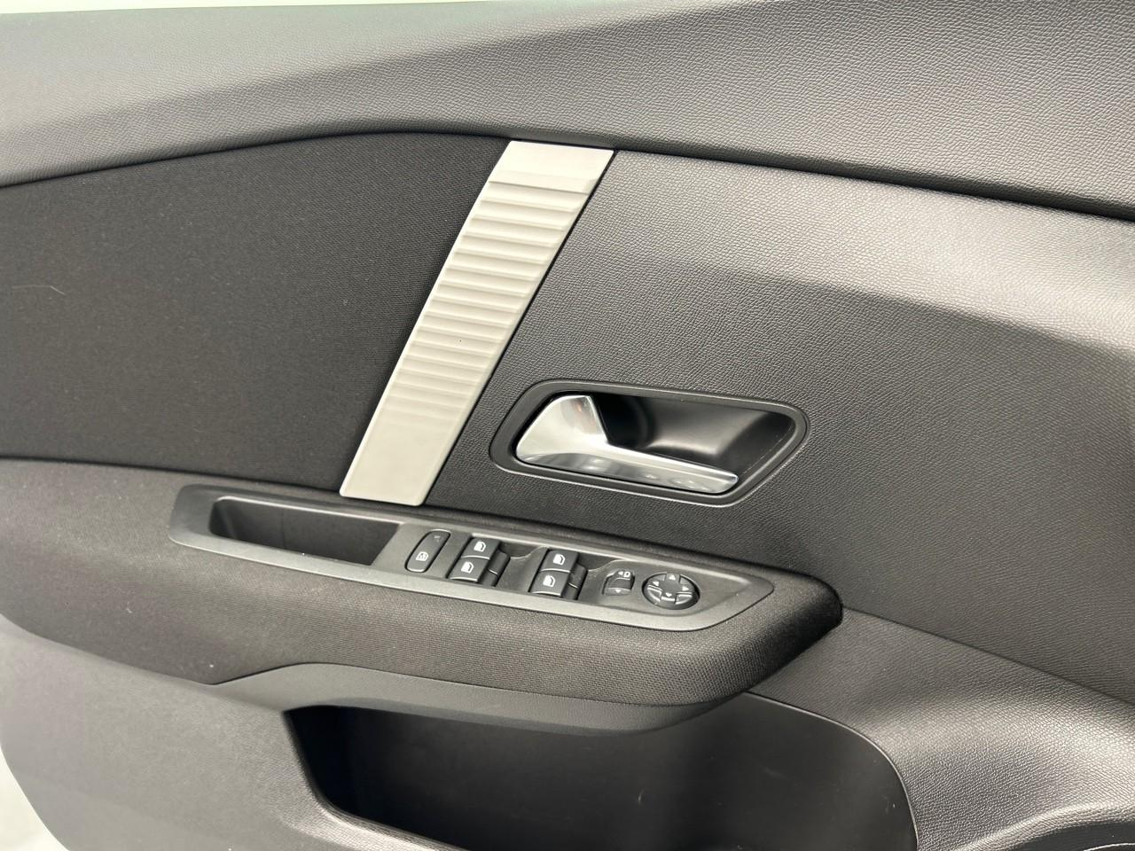 Citroën C4 X hybride 145 ch e-dcs6 plus — photo 28