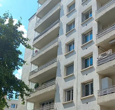 A VENDRE T3 VILLEURBANNE 64m2 + CAVE + PARKING