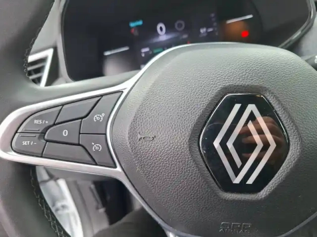 Renault Clio blue dci 100 ch gsr2 — photo 33
