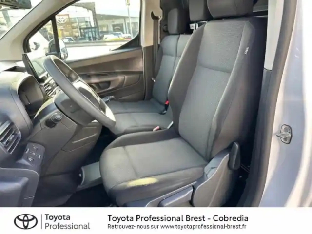 Toyota Proace city medium 100 d-4d start mc24 — photo 11