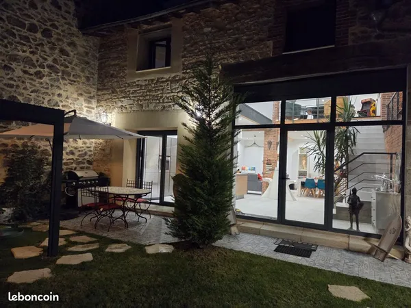 Loft d'exception 200 m² - 4 chambres - Centre de Chauriat -
