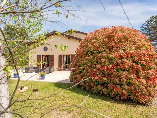 Maison familiale de 198,85 m² à Dommartin