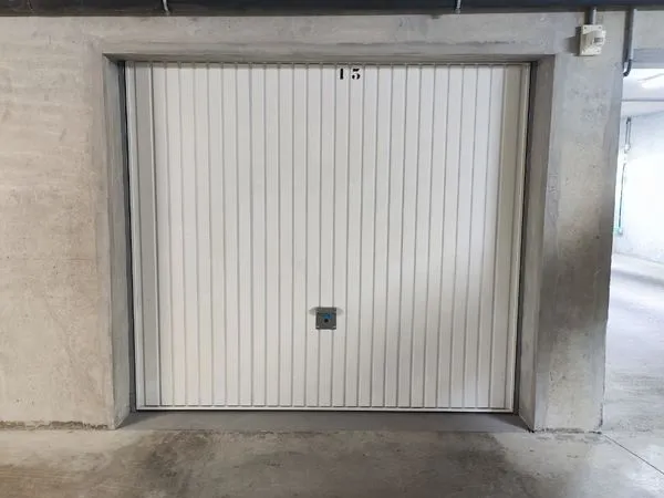 Garage Box 17 m2