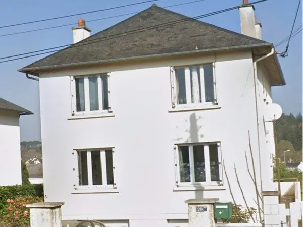 Maison non meublée à 3 min de la gare TGV -74m² - 2 ch - Salon - cuisine fermée -bureau - Jardin, ga