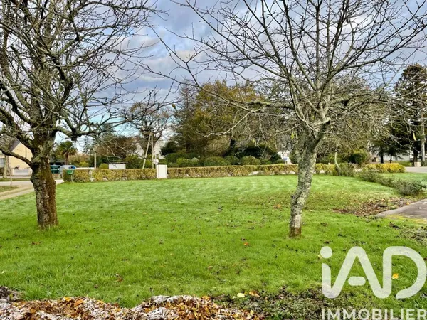 Terrain 374 m²