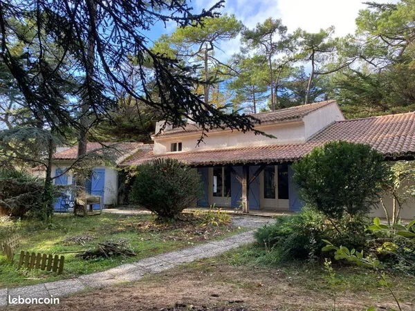 Grande propriété avec gîte 14 personnes et studio privé à 4km de l'océan