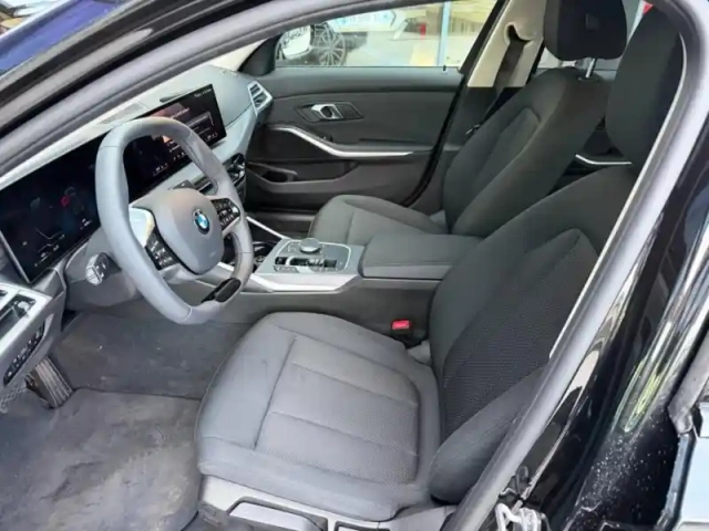 Bmw Serie 3 série 3 320ia xdrive 184ch m sport — photo 3