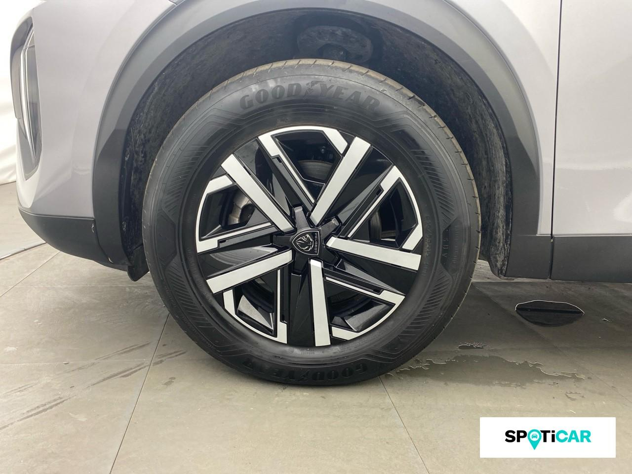 Peugeot 2008 e-2008 136ch active — photo 11