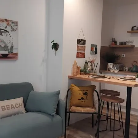 Studio meublé neuf frond de mer
