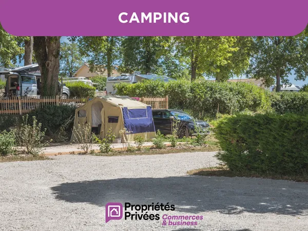 COTE D'ARMOR - Murs et terrains de camping pleine vue mer