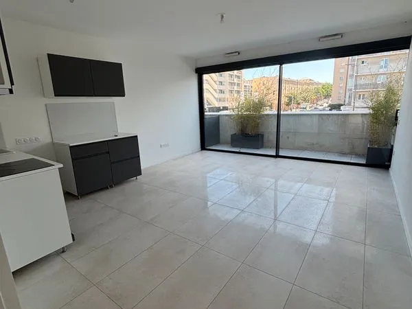 Studio totalement meuble dans residence de standing