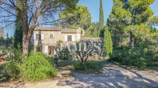 Maison 7 pièces 180 m²