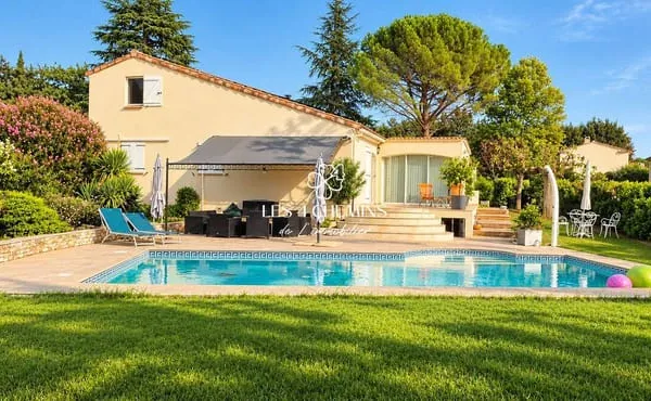Maison de plain-pied 5 pièces 137 m²