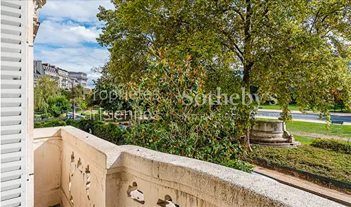Appartement 8 pièces 455 m²