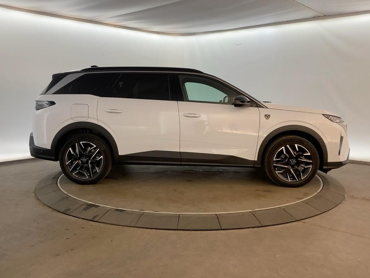 Peugeot 5008 hybrid 145 ch e-dcs6 gt — photo 4