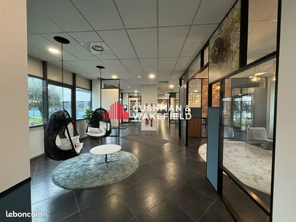Bureaux 1929 m² LABÈGE