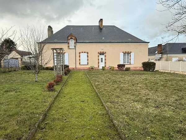 Maison de village à TUFFE .