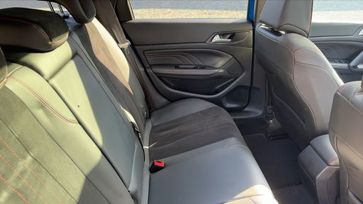 Peugeot 308 SW 1.5 BlueHDi 130 EAT8 - GT Line – 2021 – 98863 km – Diesel – Boîte Automatique — photo 33