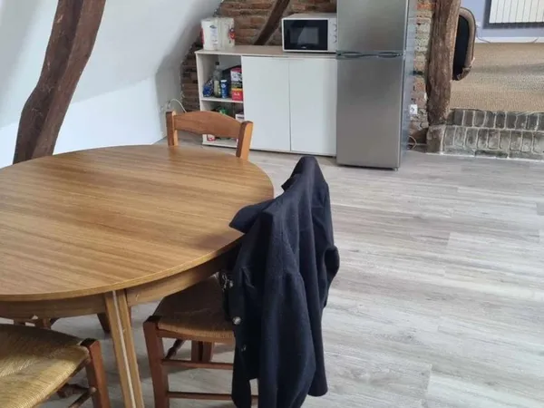 Type 2 de 40 m² 60360 CREVECOEUR LE GRAND