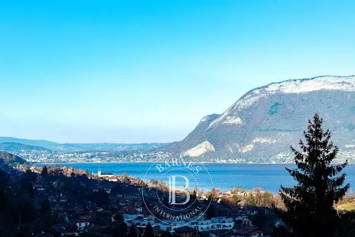 Villa 7 pièces 330 m²