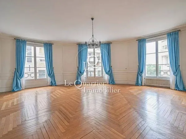 Appartement 5 pièces 181 m²