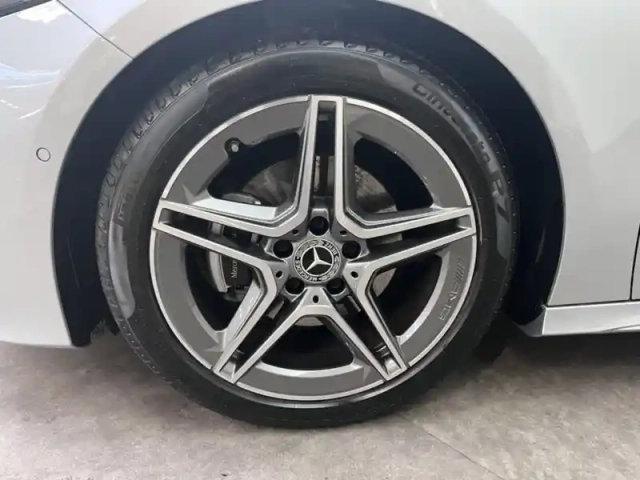 Mercedes Classe A 200 amg line — photo 9