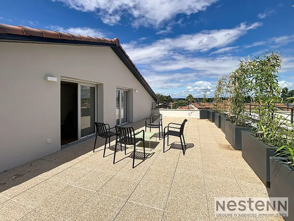 Appartement de type 4 au centre-ville de Castanet-Tolosan, grande terrasse de 60 m²