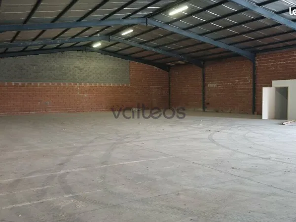 LOCAL D'ACTIVITE 590 m² BEAUZELLE