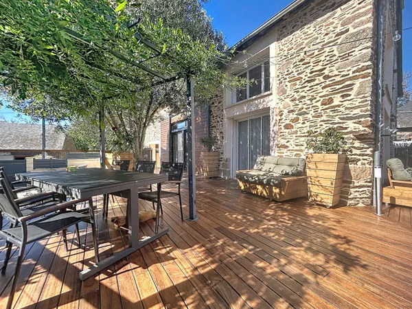 Maison et gîte indépendant de charme à vendre sur Sainte-Féréole : Rénovation récente, 245 m2 habita
