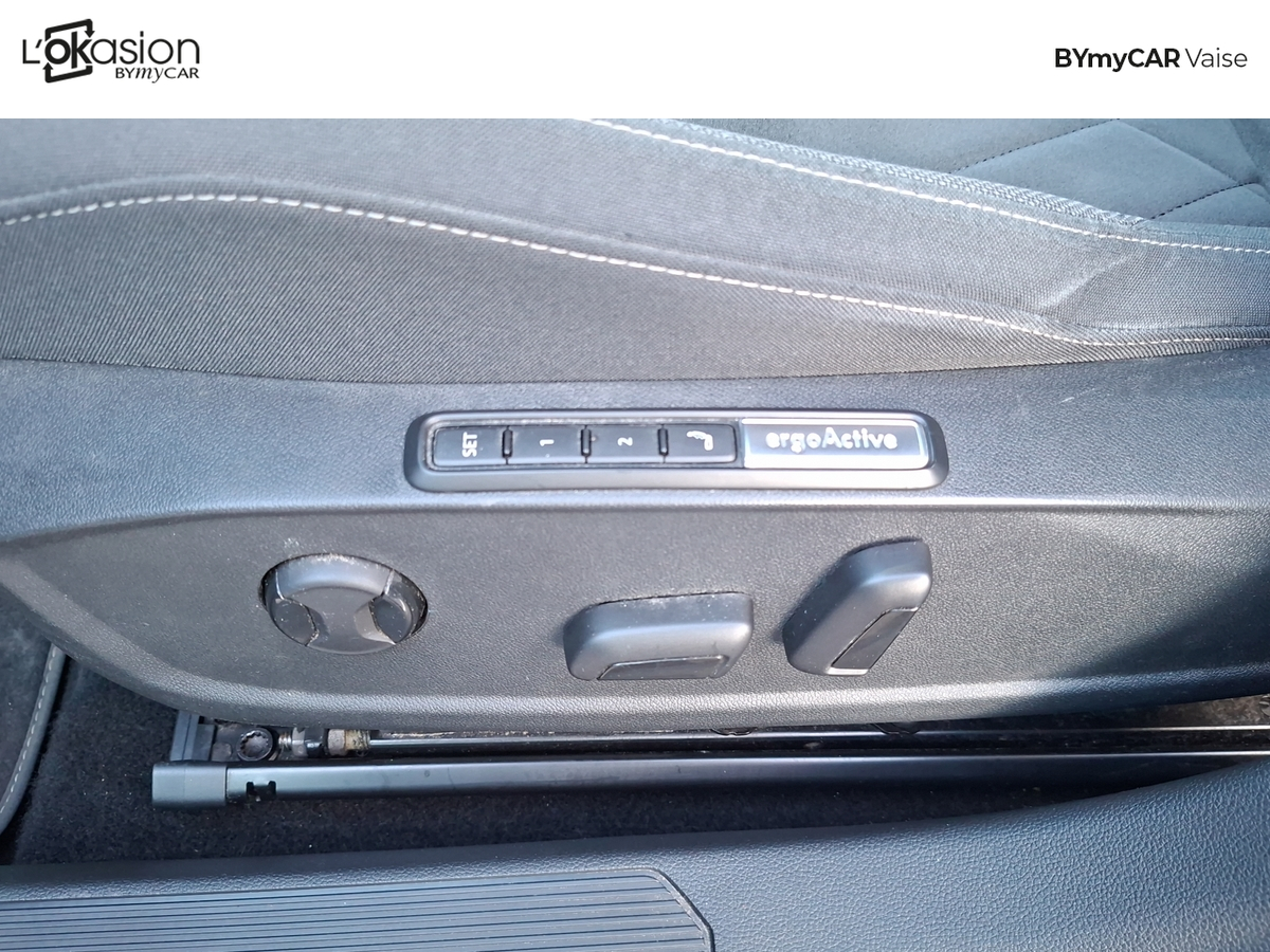 Volkswagen Golf 1.5 eTSI OPF 150 DSG7 — photo 21