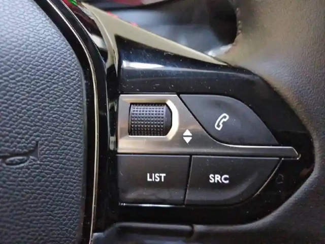 Peugeot 208 puretech 75 s&amp;s bvm5 — photo 88