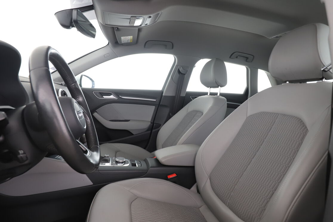 Audi A3 Sportback 2.0 TDI Design S Tronic 6 — photo 9