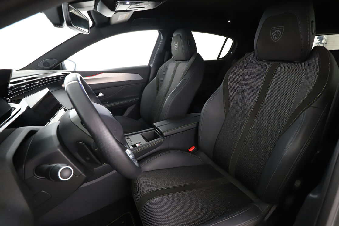 Peugeot 308 1.5 Blue-HDi GT EAT8 — photo 9