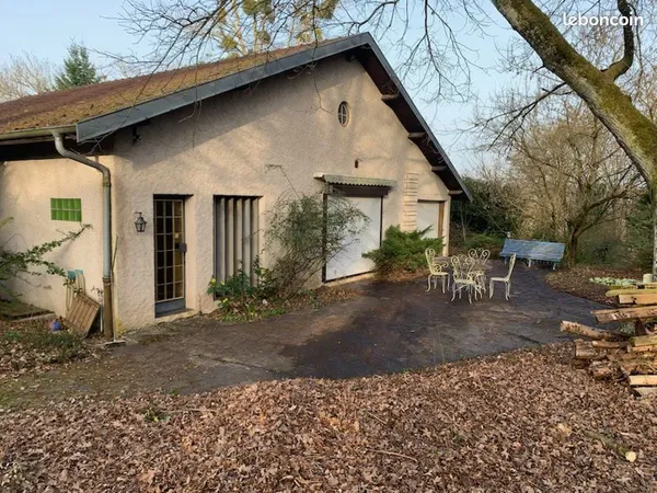 RARE - TERRAIN D'ENVIRON 11 000 m² AVEC MAISON, HANGAR ET ZONAGE UB + UX - TOUL