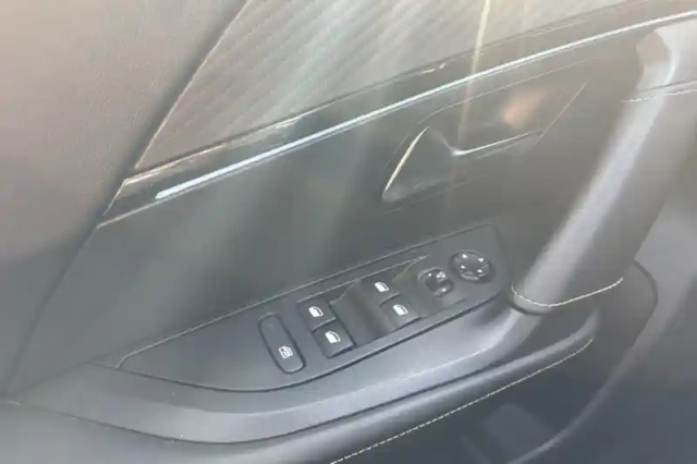 Peugeot 2008 puretech 130 s&amp;s eat8 — photo 24