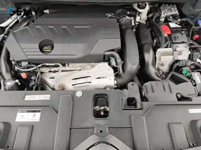 Citroën C5 Aircross hybride rechargeable 225 s&amp;s e-eat8 — photo 12