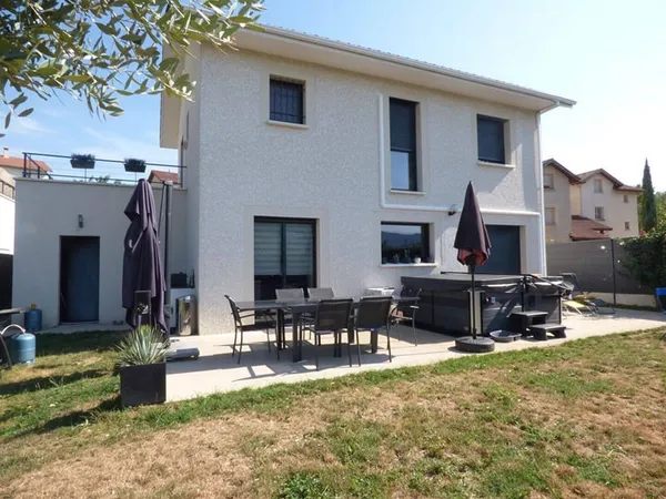 Maison 6 pièces 105 m²