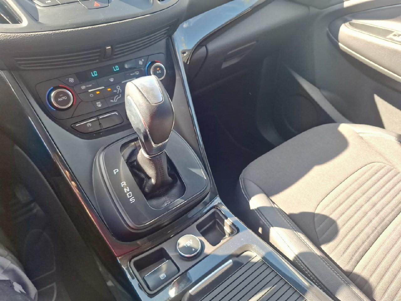 Ford Kuga 1.5 tdci 120ch stop&start executive 4x2 powershift — photo 22