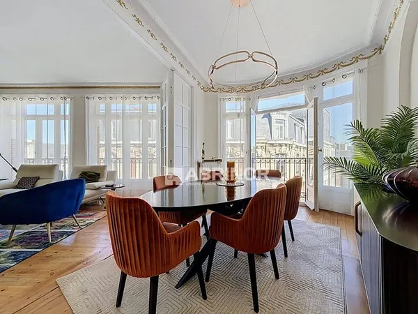 Appartement 4 pièces 126 m²
