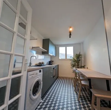 Appartement 6 pièces 12 m²