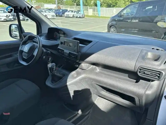 Peugeot Partner fourgon standard 650 kg bluehdi 75 bvm5 — photo 16