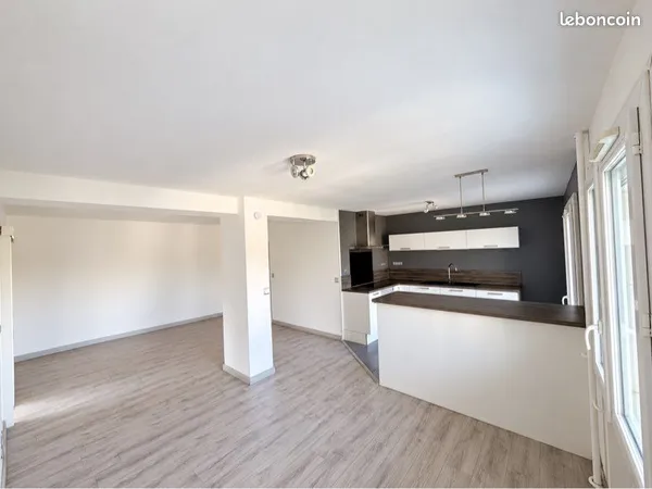 T3 lumineux 60 m² - Garage, cave, ascenseur - Saint-Étienne La Rivière