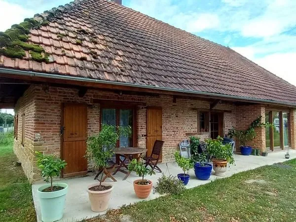 JOLIE Maison à colombage renovée à Pleure (Jura), à 15 min de Dole