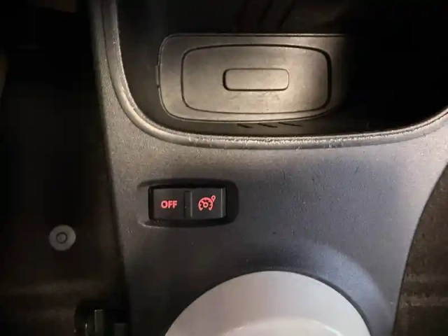 Renault Twingo iii e-tech — photo 36