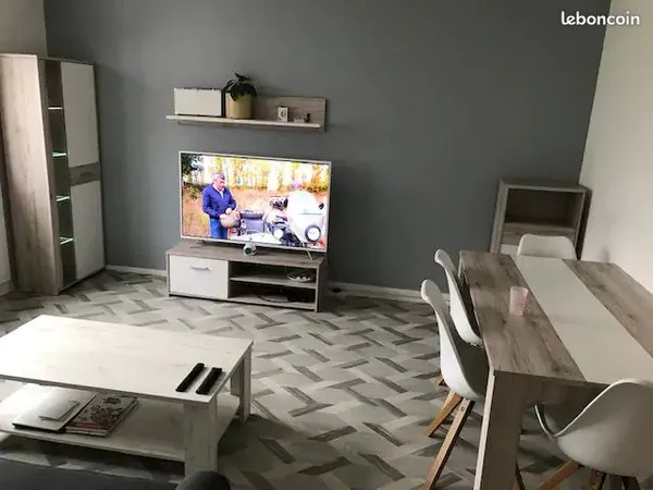 Chambre meublée en colocation — 350 CC — proche UTT / Y Schools — Troyes