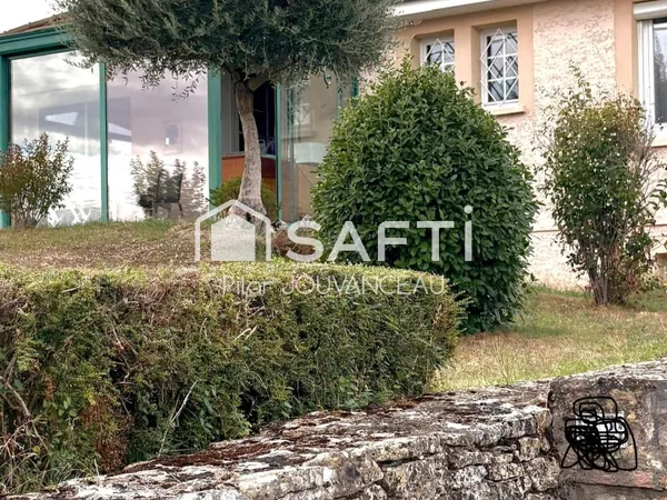 GIVRY MAISON FAMILIALE - BEAUX VOLUMES - 135m2 - proche de toutes commodités - Quartier agréable -