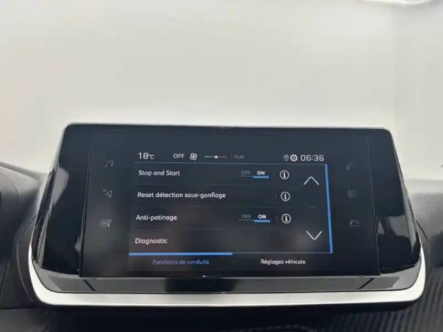 Peugeot 208 puretech 75 s&amp;s bvm5 — photo 22