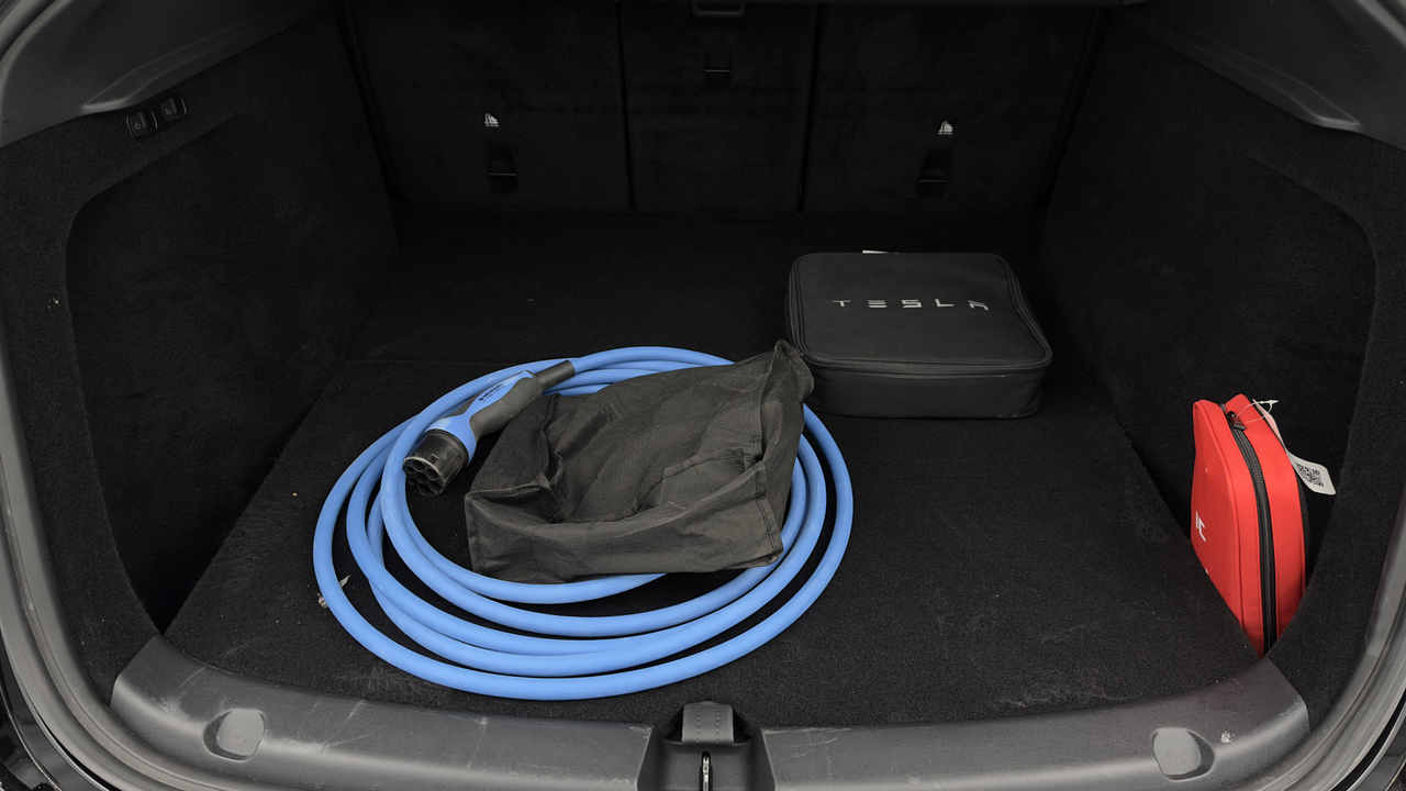 Tesla MODEL Y Standard RWD — photo 34